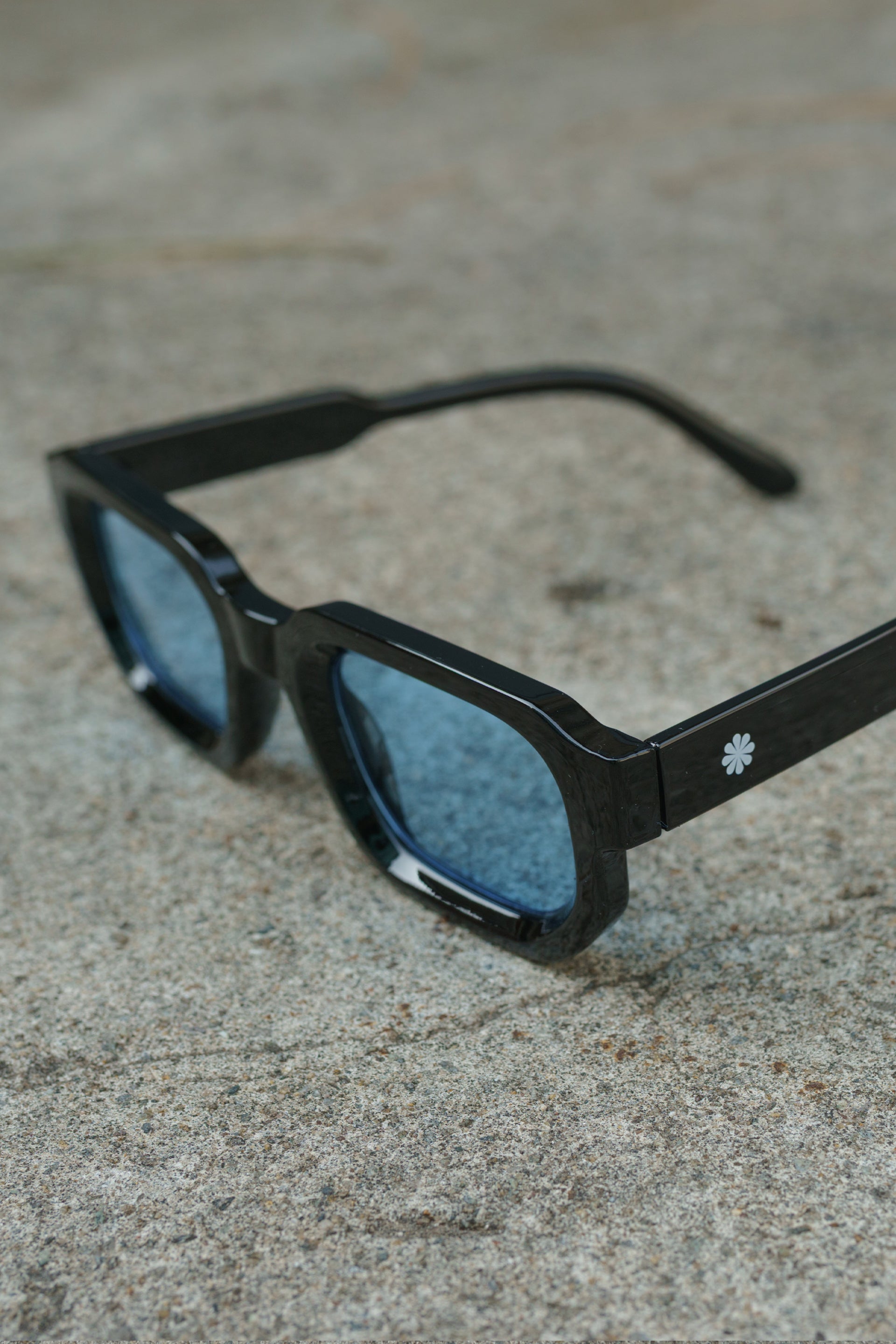 DEEP TIDE SHADES